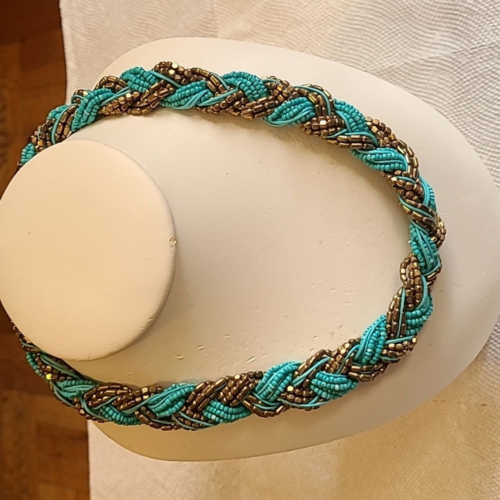 Beautiful  necklace for all occasions  multiple color